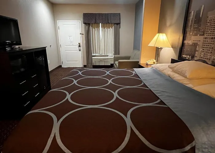 Best Cheap Hotels Near San Diego Convention Center